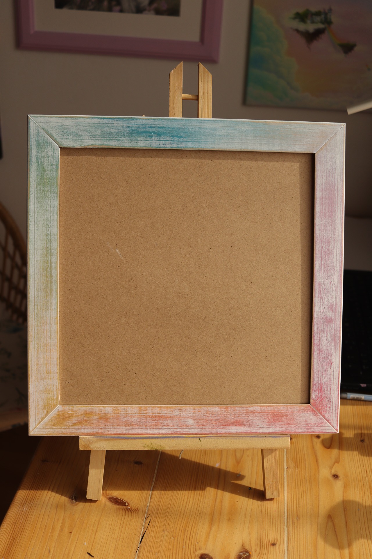 Autorský jemně duhový rám